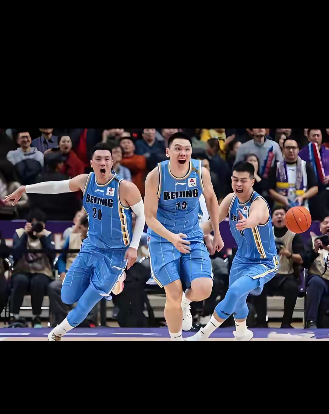 九游体育app -今晨CBA常规赛焦点战；阿森纳篮板制胜；气氛紧张；身体对抗强度拉满的简单介绍